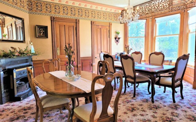 Grand Victorian B&B Inn