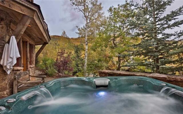 Gold Mine Lodge 6 BedroomHoliday home By Moving Mountains