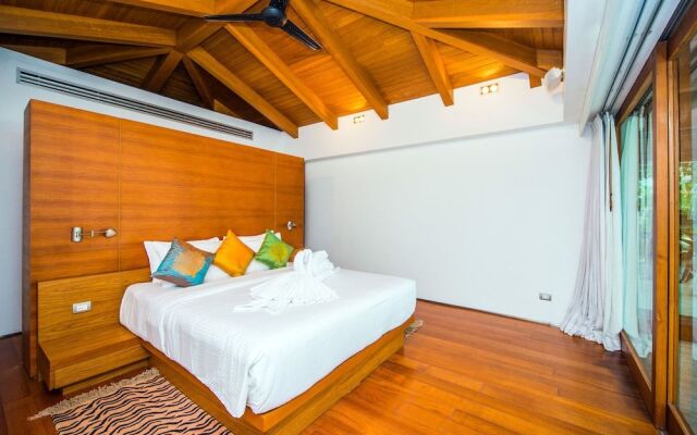 Charming Beachfront Villa on Bangtao