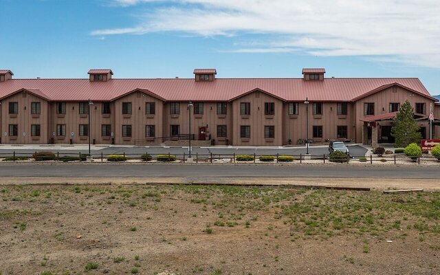 Silverland Inn and Suites