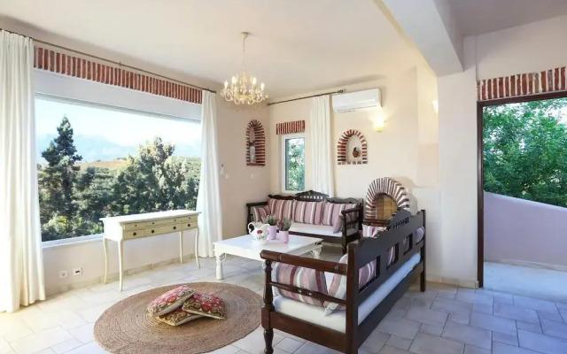 Myrsini Villa by LeaderStay