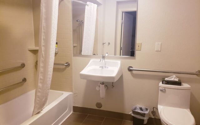 Candlewood Suites Wichita Northeast