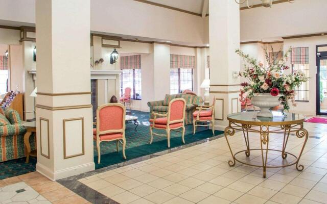 La Quinta Inn & Suites by Wyndham South Holland