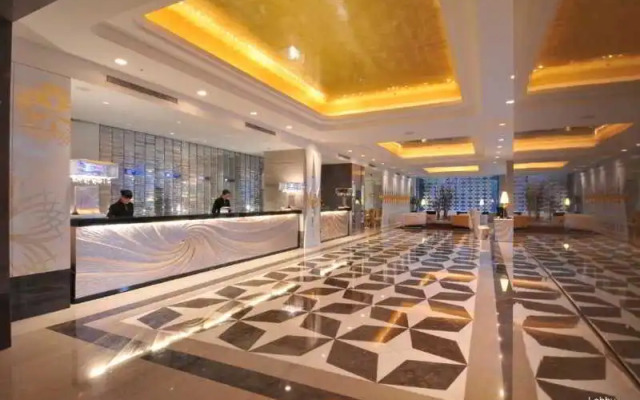 Monarch Skyline Hotel