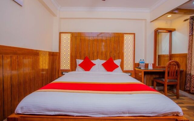 Oyo 304 Hotel Manmana