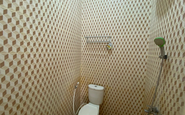 Capital O 1888 Griya RW Family Guest House
