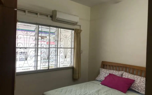 Cosy big house 5min CIQ SOGO KSL mall 3BR 9Pax – Guest Rooms – Johor Bahru