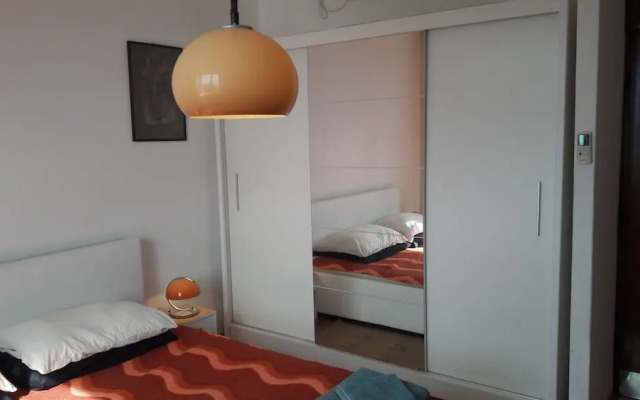 Rooms-House With Garden