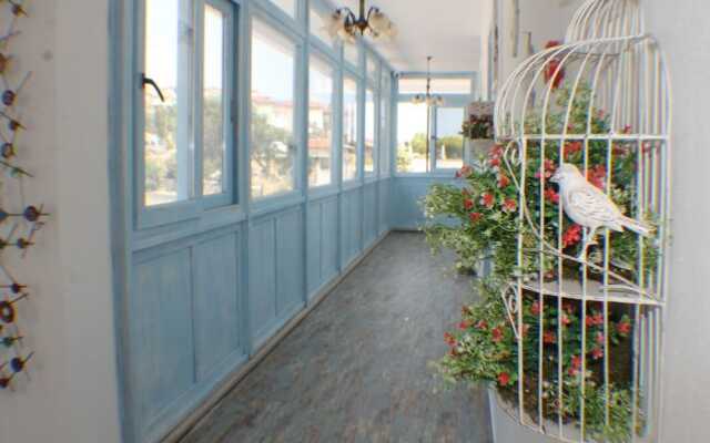 Lapis Port Surf Hotel