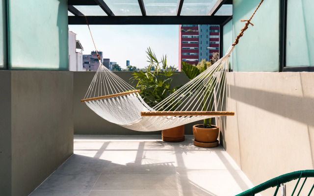 Stunning PH with Private Roof Terrace