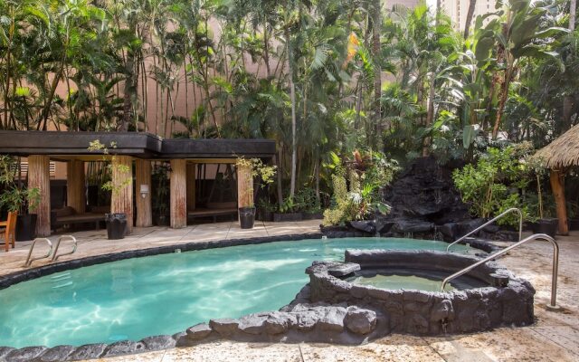 The Bamboo Waikiki 704