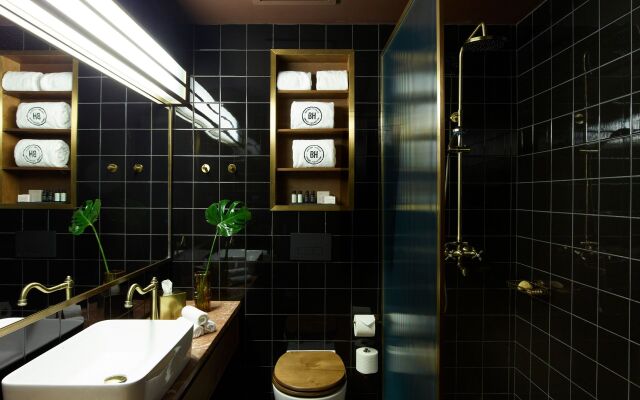 Brown Acropol Hotel