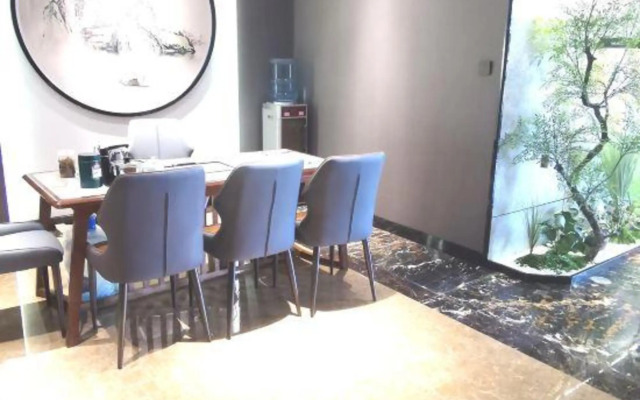 Junyi Haoting Holiday Hotel