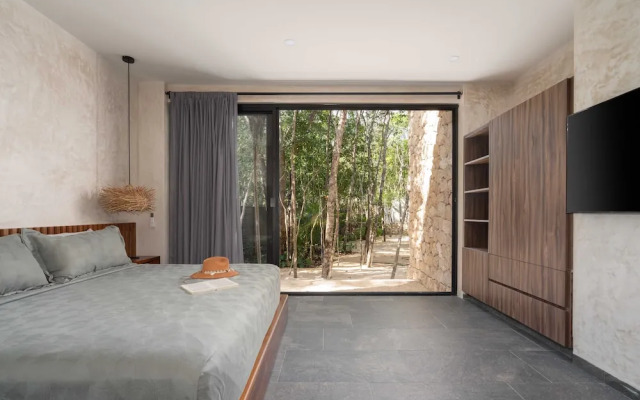 Twelve O’Clock Luxury Villas