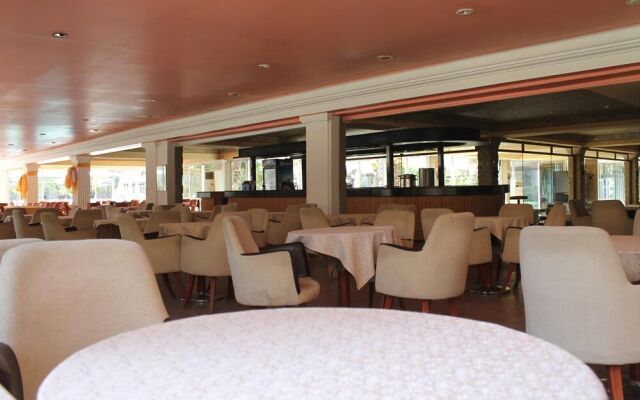 Barika Park Termal Otel