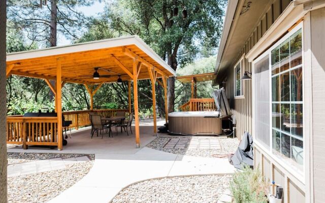 Sierra Lakes Retreat