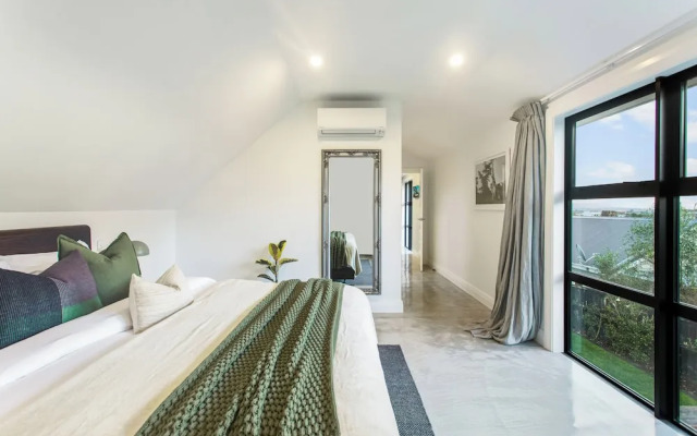Timeless Executive Family Home - Spa