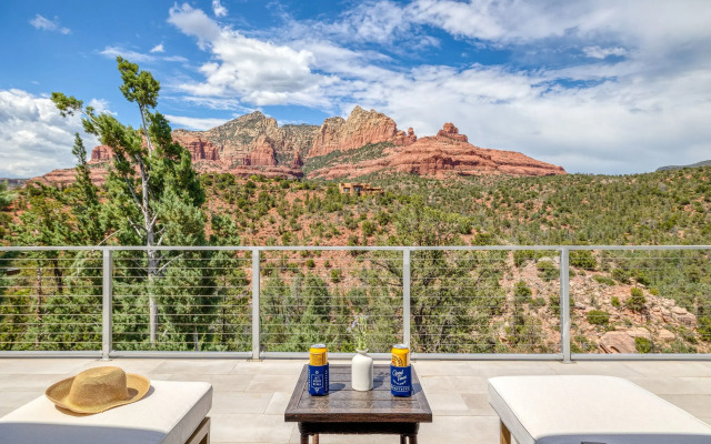 The Viewpoint by Avantstay Luxe Home + Spa/views