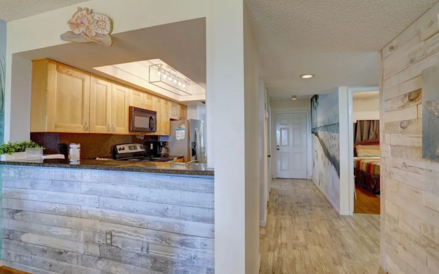 Land's End 11-202 Beach Front