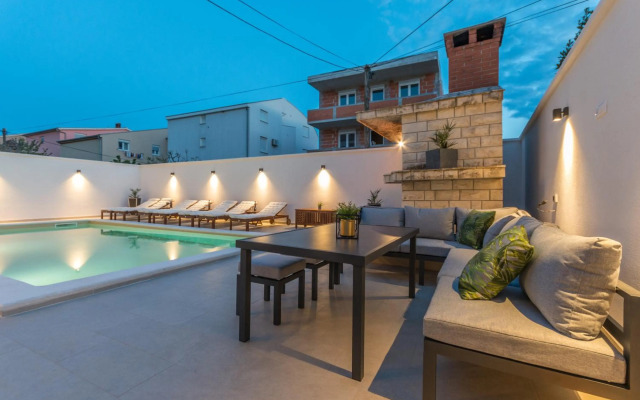 Apartment Jakov with pool