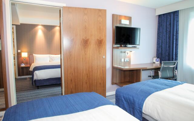 Holiday Inn Express London Heathrow T5, an IHG Hotel