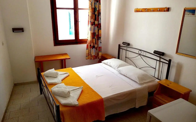 To Gefyraki Rooms