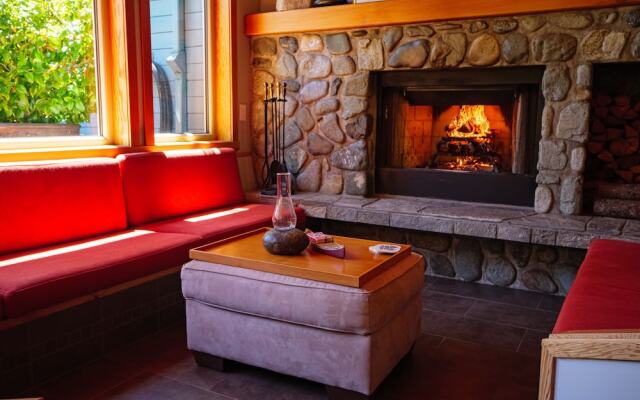 A Snug Harbour Inn