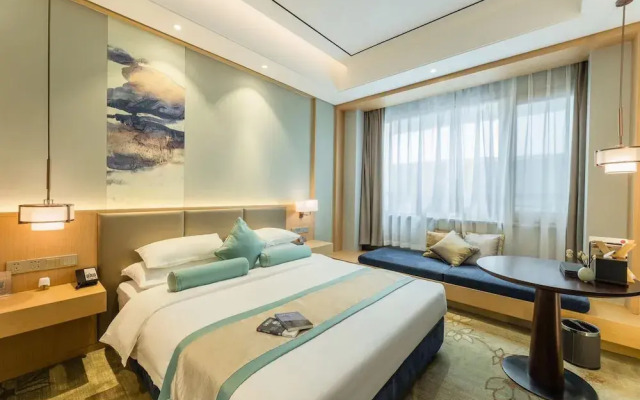 Century Runhua Hotel