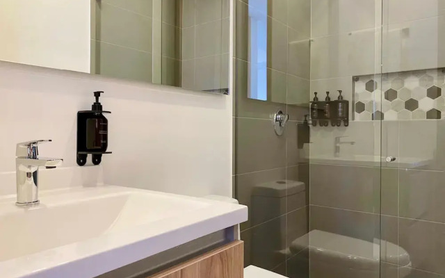 w Illustrious 2BR w Street View in Chapinero