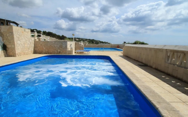 Trullo Ulivo Pool Complex