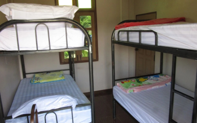 Lux Pillow Hostel Hpa An