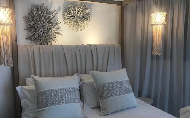 Volcano Luxury Suites Milos - Adults Only