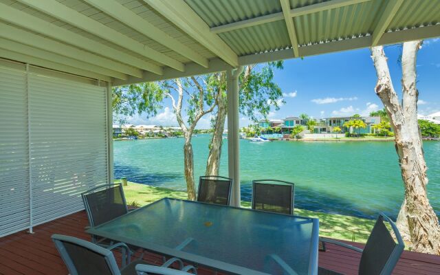 Noosa Entrance Waterfront Resort