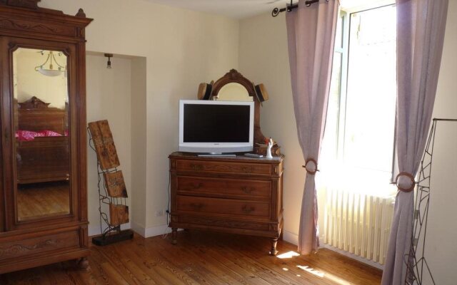 Chambres dhôtes et Gîte Sous La Tonnelle