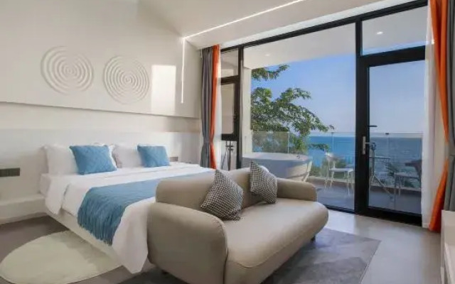Sanya Panda's Powder House Sea View Beautiful Suites