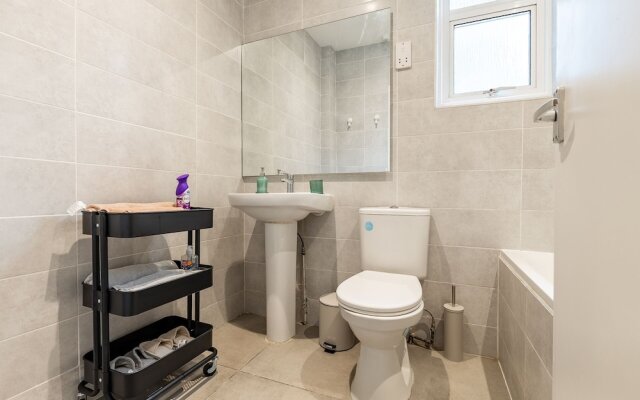 Cozy 3-bedroom Flat in Willesden Green London