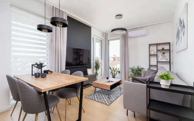 Chełmońskiego by Renters Prestige