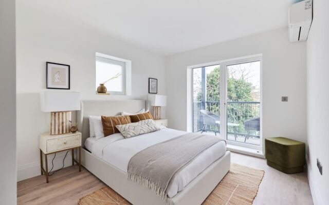 The Wembley Park Retreat - Modern 2bdr Flat With Balcony