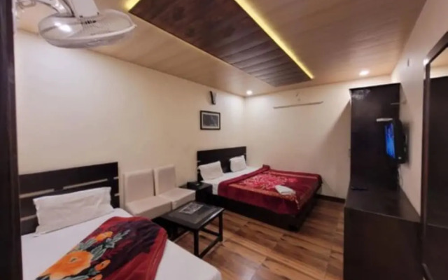 Goroomgo Hidden Chalet Mall Road Nainital
