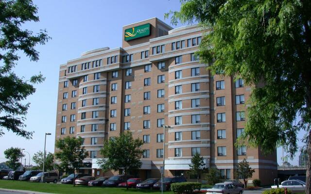 Quality Hotel & Suites Montreal East