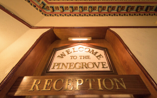 Pinegrove Hotel