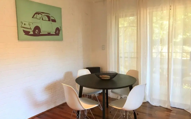 Spacious Apartment in Lane Cove Near CBD