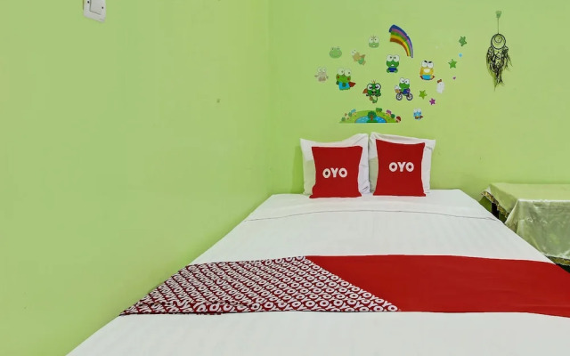 OYO 92467 Cahyo Kost 1