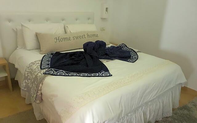 Zimmer Belev HaKikar- Dead sea