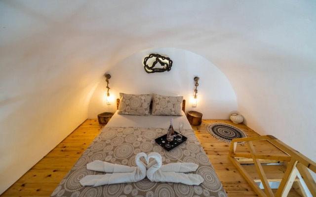 Asera Suites Near Kamari Beach