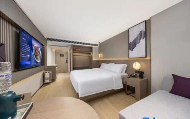 Lavande Hotel (Chongqing Kaizhou New Century Pedestrian Street)