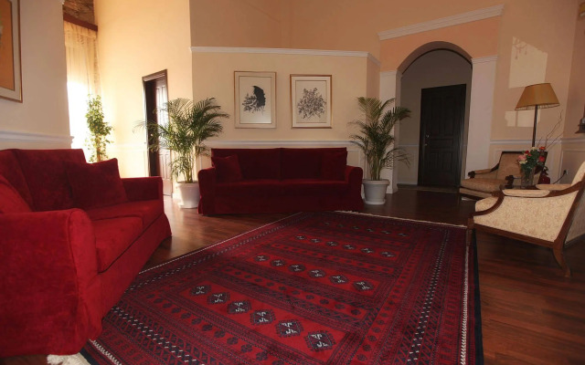 Aktaion Hotel