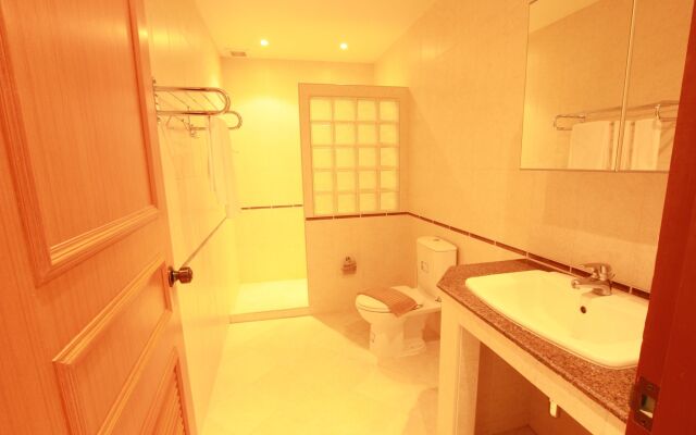 Bang Sarey Nordic Resort