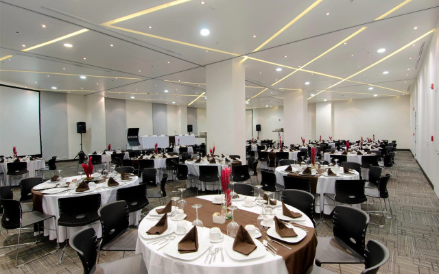 Ramada Encore by Wyndham Guadalajara Sur