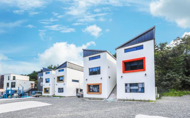Gyeongju Fantasy Kids Poolvilla